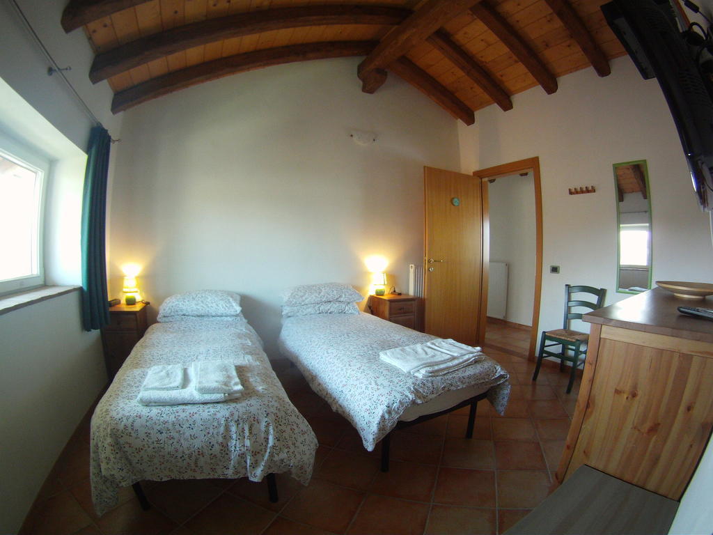 Al Campo Di Sotto Bed & Breakfast Buia Exterior photo